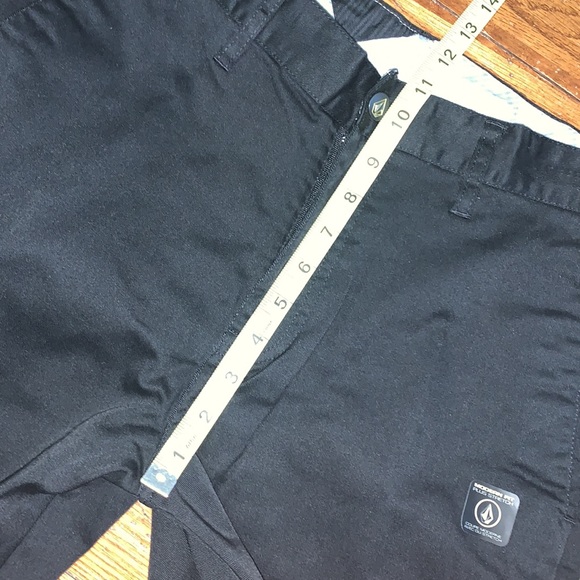 NEW⭐️VOLCOM Mens SHORTS 30” Waist “Frickin Modern Black Chino” - Picture 14 of 16